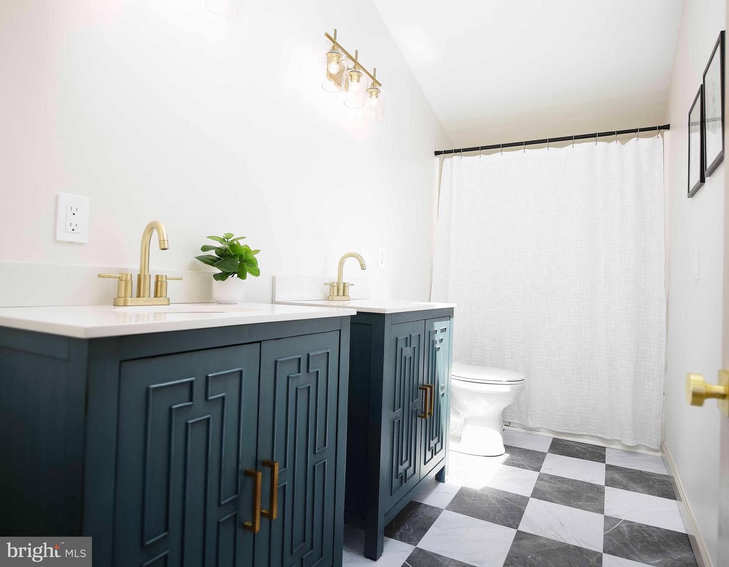 12217 Ocean Gateway photo 36
