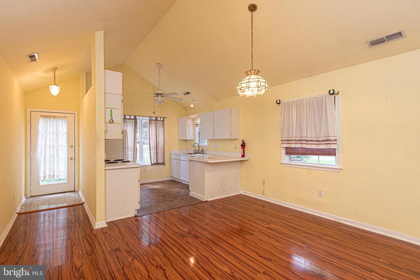 38 Garrett Drive photo 5