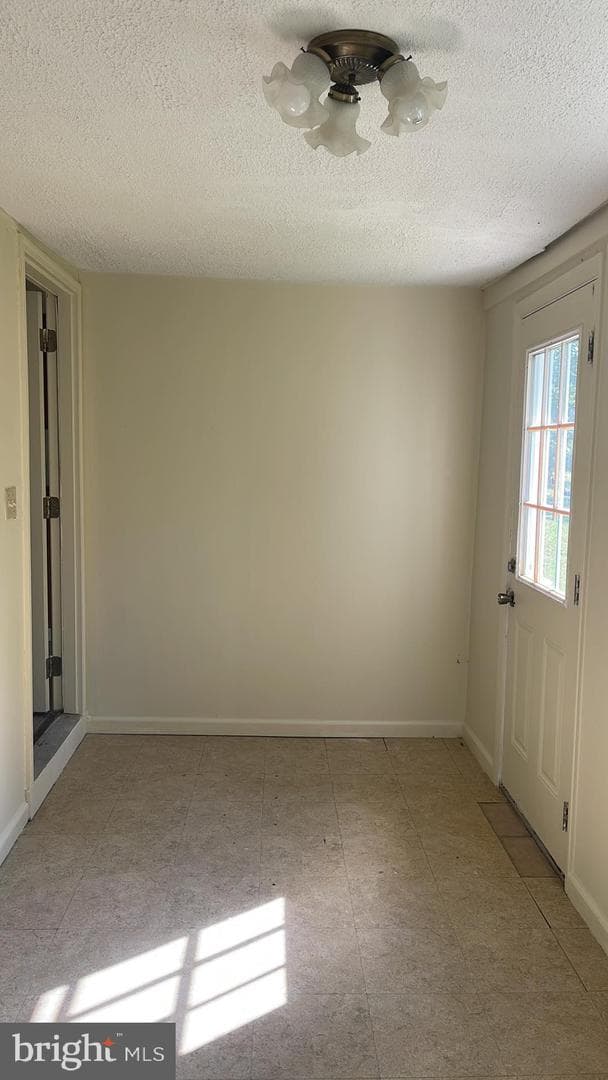 1015 Clarke Avenue photo 23