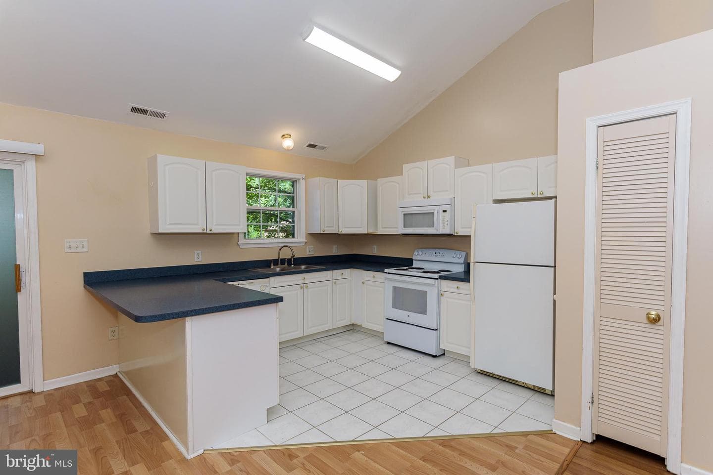1040 Ocean Parkway photo 15