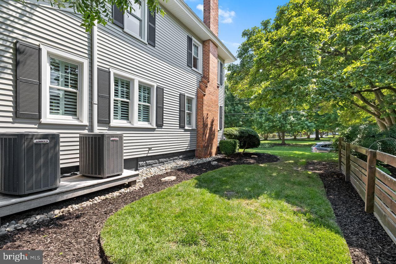 203 Pitts Street photo 38
