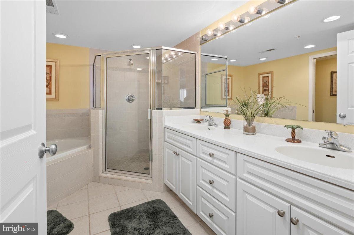 107 Somerset Street #204 photo 23