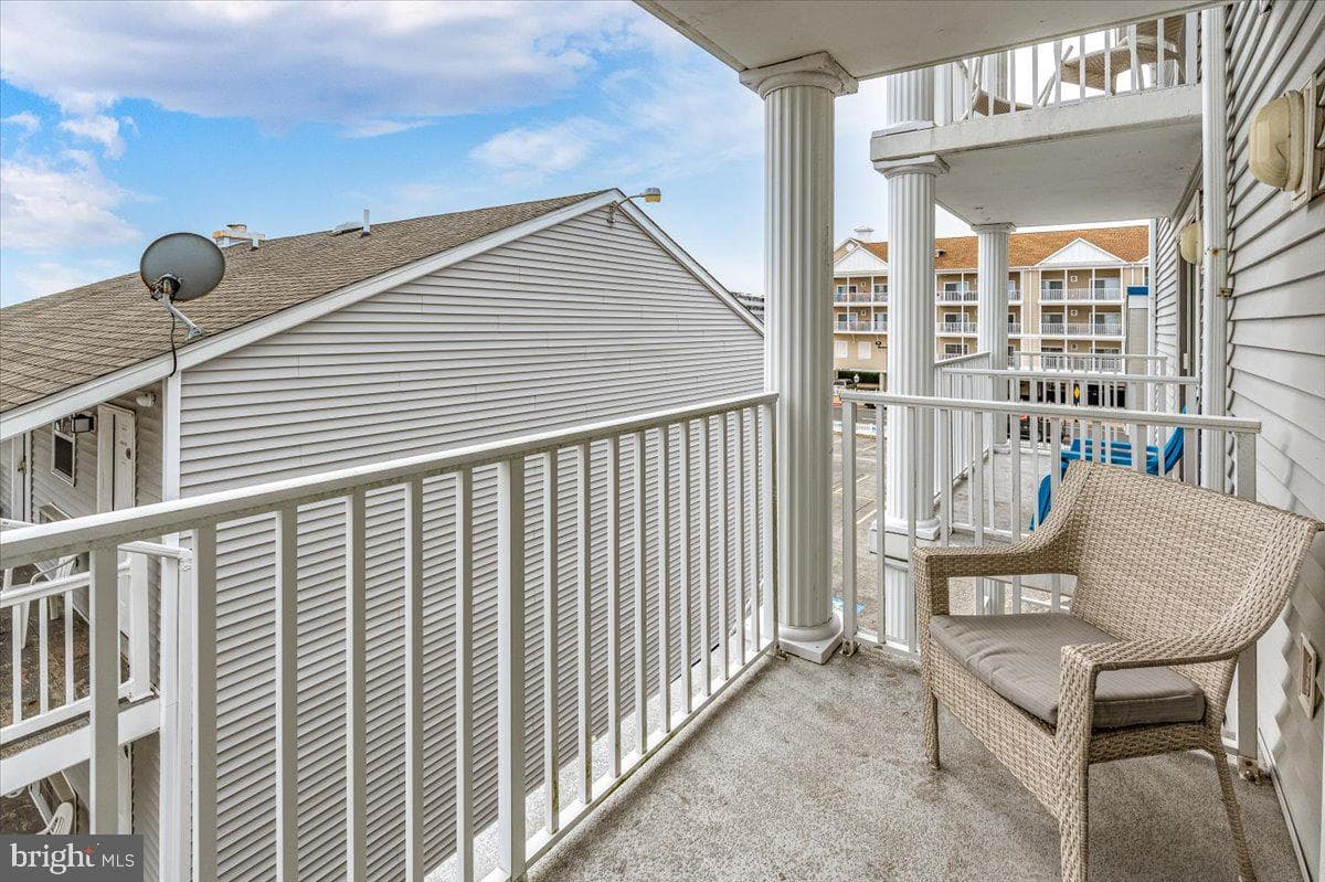 107 Somerset Street #204 photo 43