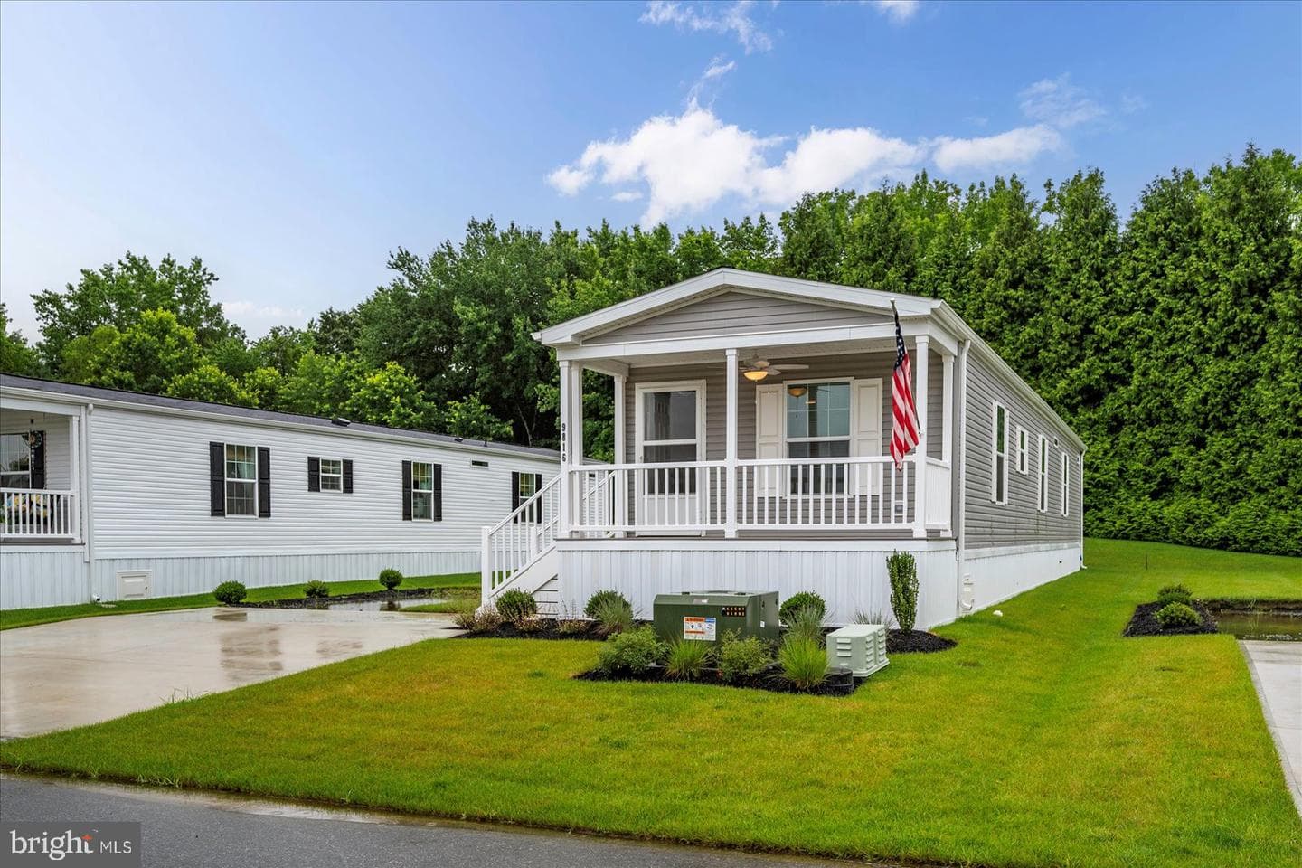 9814 Salt Life Lane photo 32