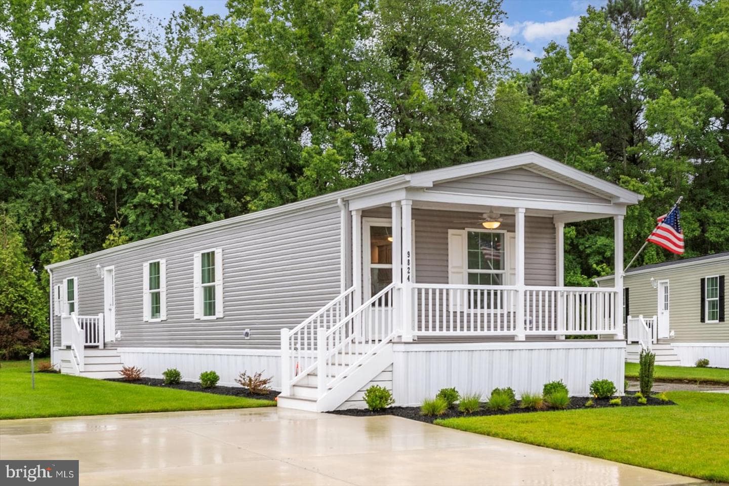 9824 Salt Life Lane photo 2