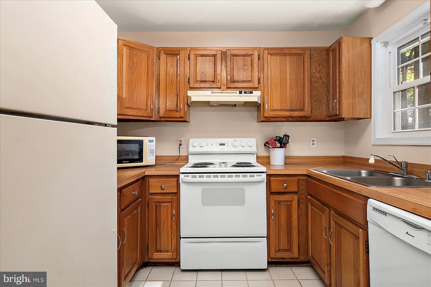 12 Sailors Way photo 12