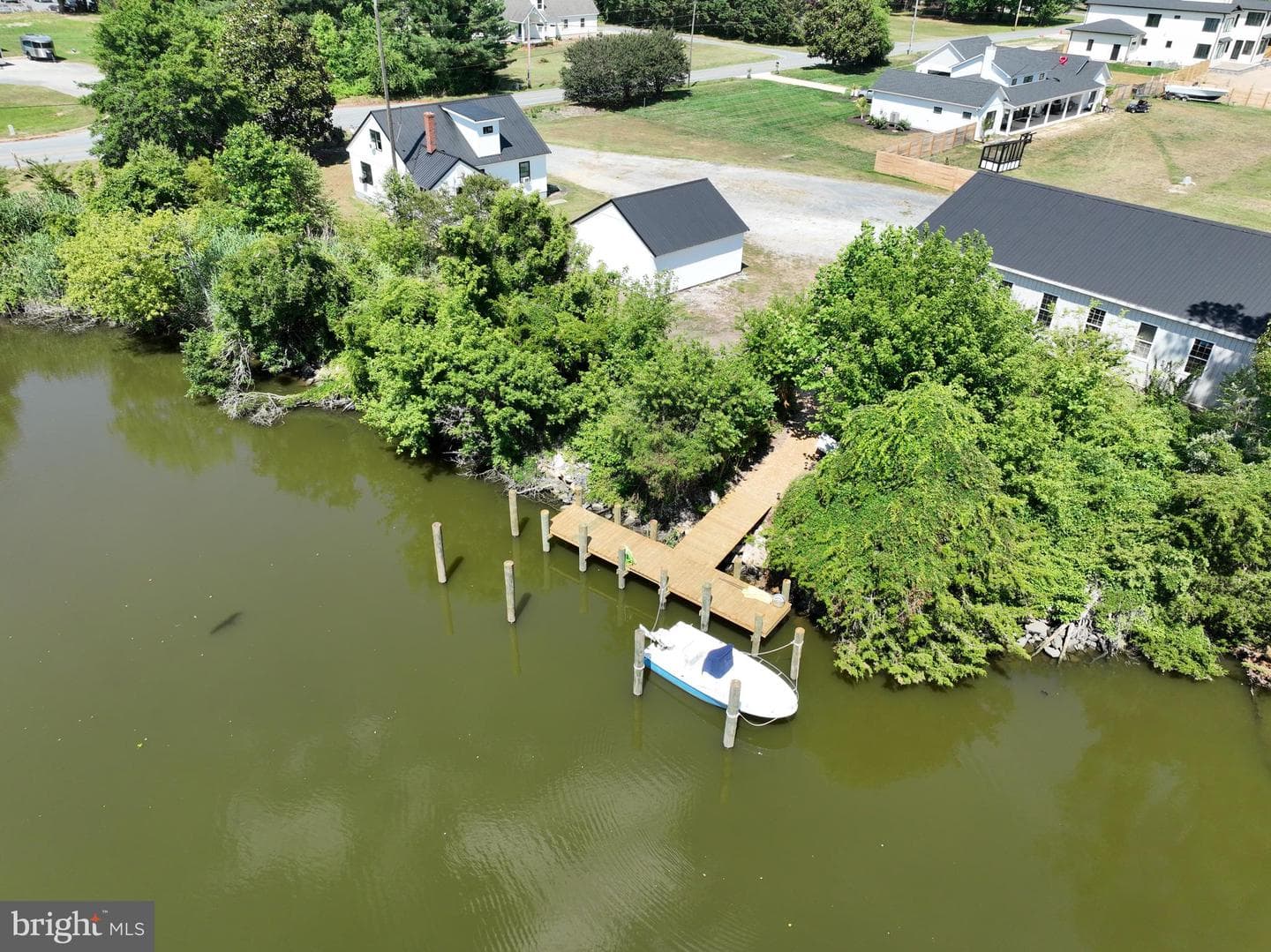 11212 Gum Point Road photo 2