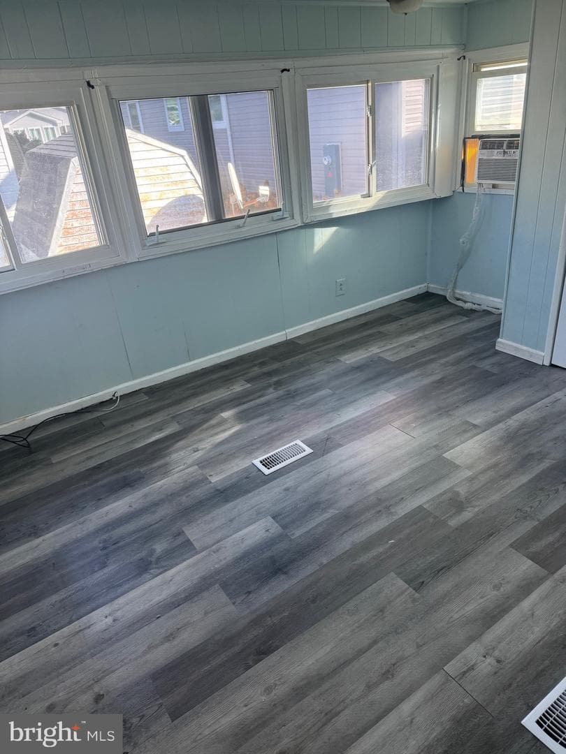 13318 Colonial Road photo 8