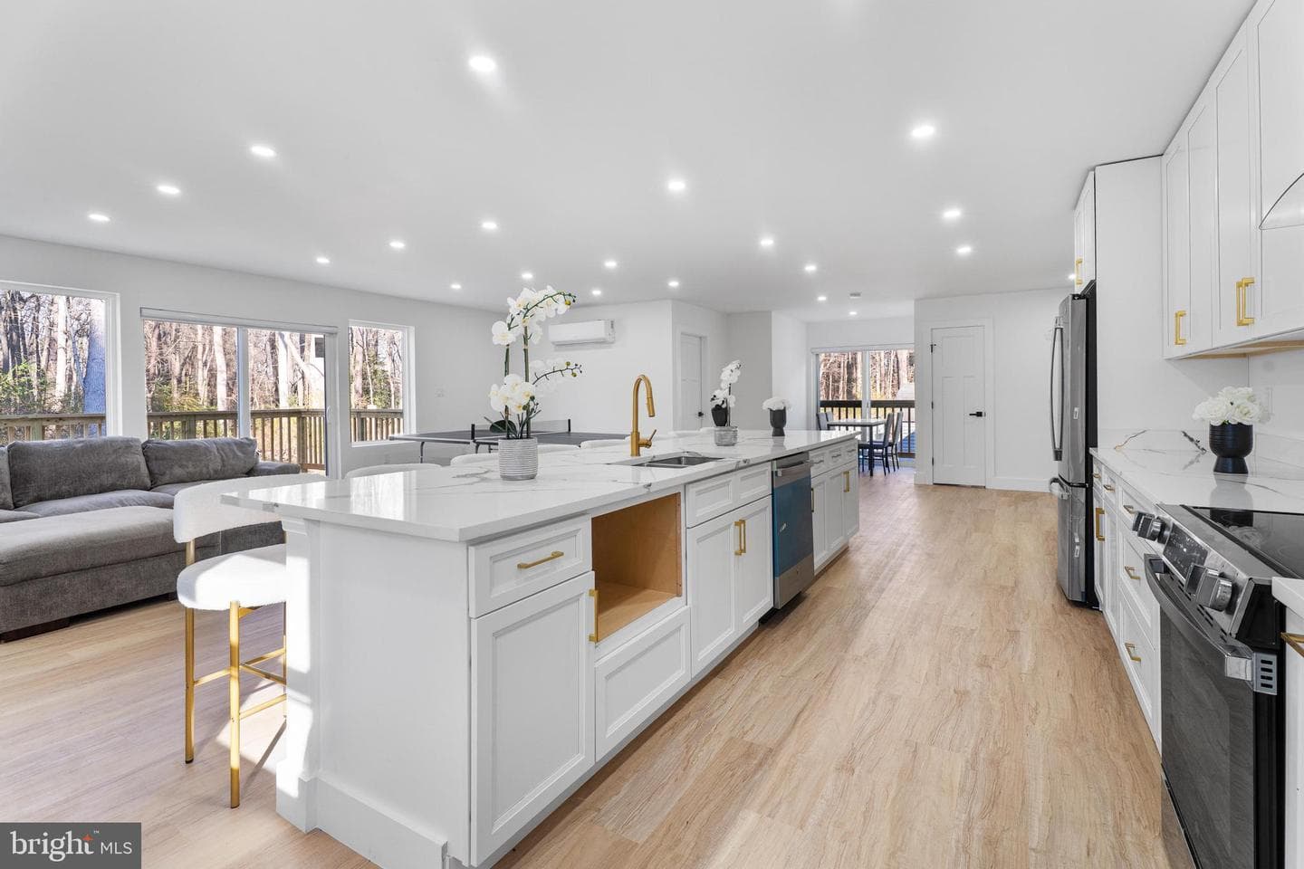 10231 Henry Road photo 12