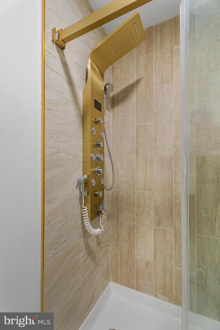 10231 Henry Road photo 35