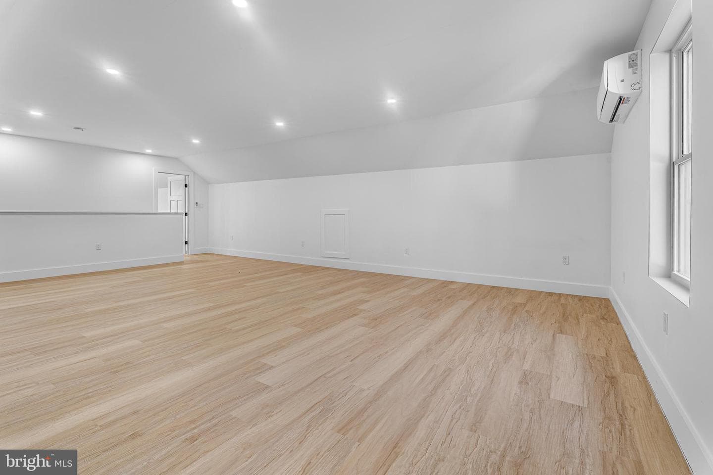10231 Henry Road photo 45