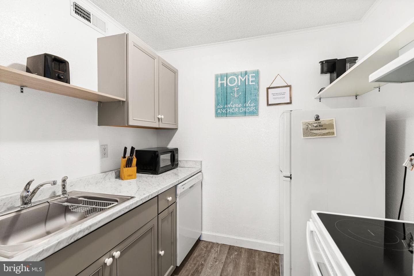 507 NW Robin Drive #302 photo 6