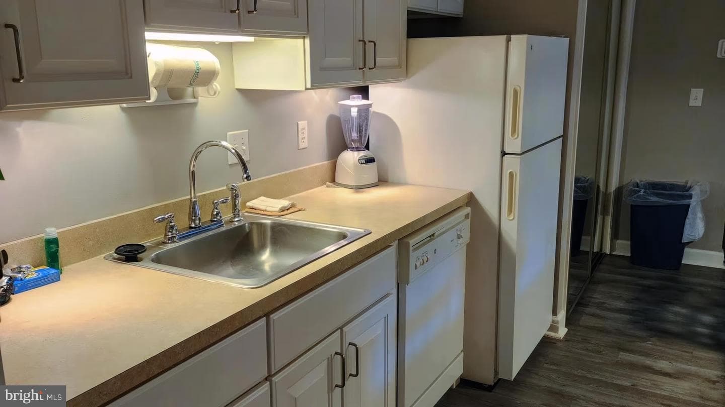 105 Edward Taylor Drive #unit# 194 Week # 22 photo 22