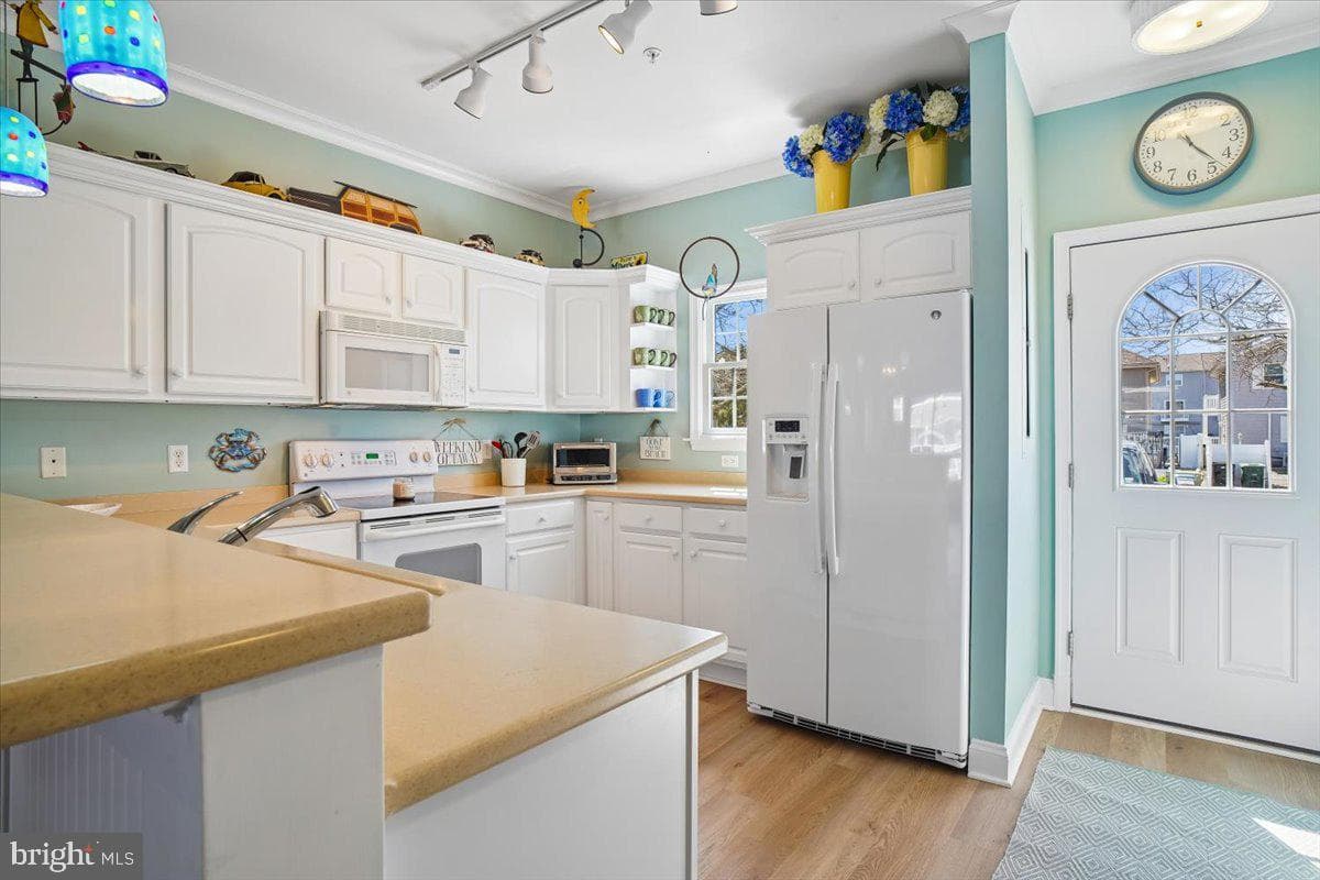 712 Mooring Road photo 12