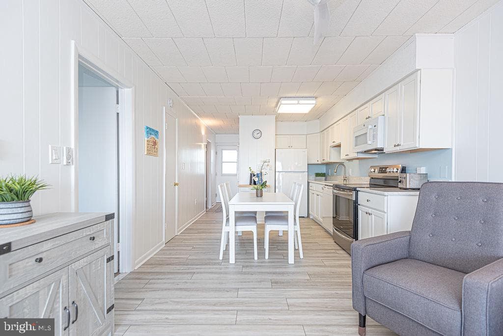 745 Mooring Road #105 photo 10