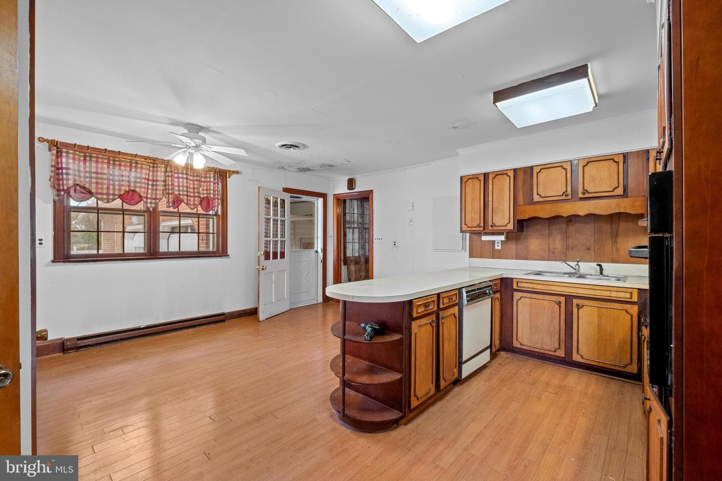 1002 Laurel St photo 7