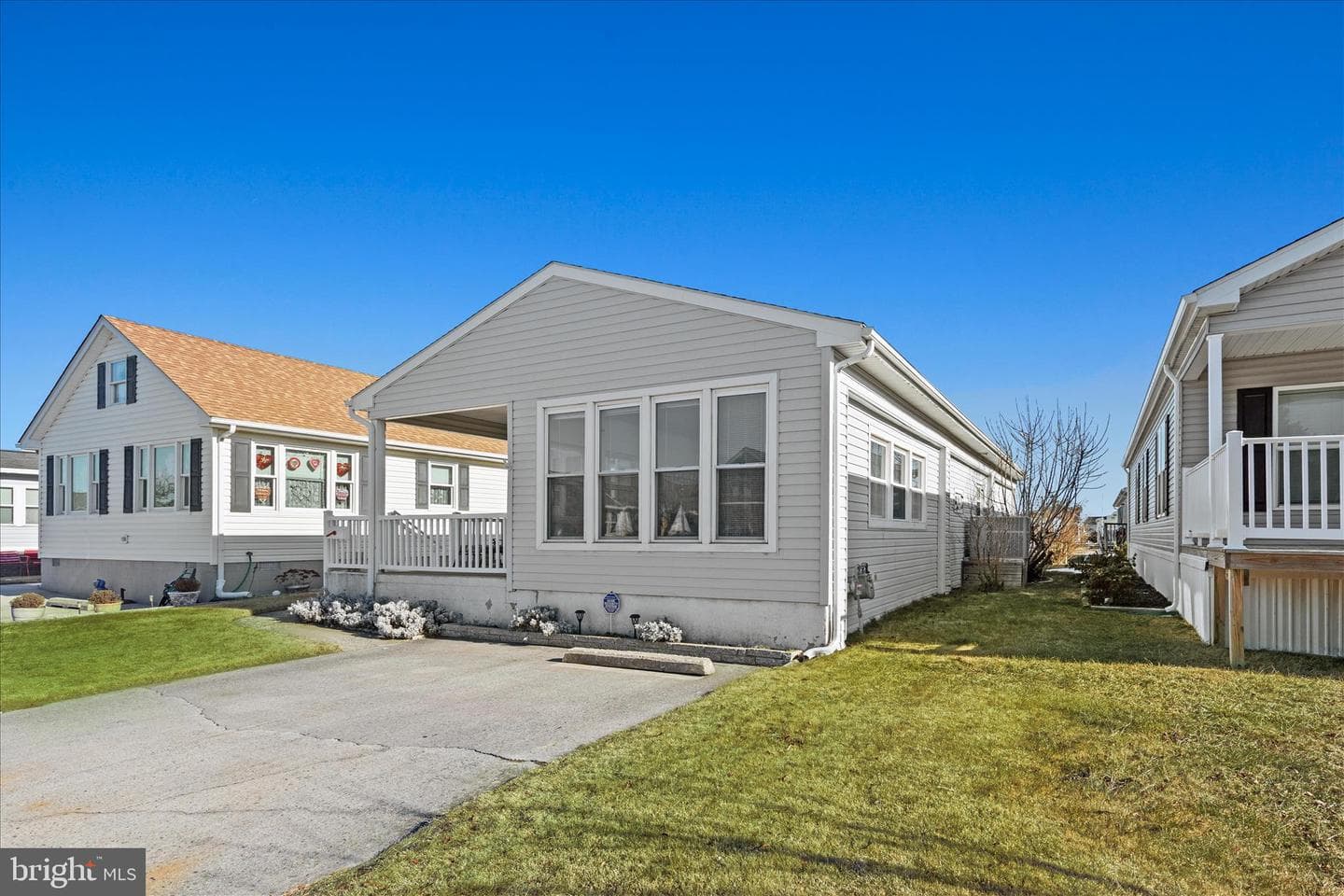 120 Nautical Lane photo 2
