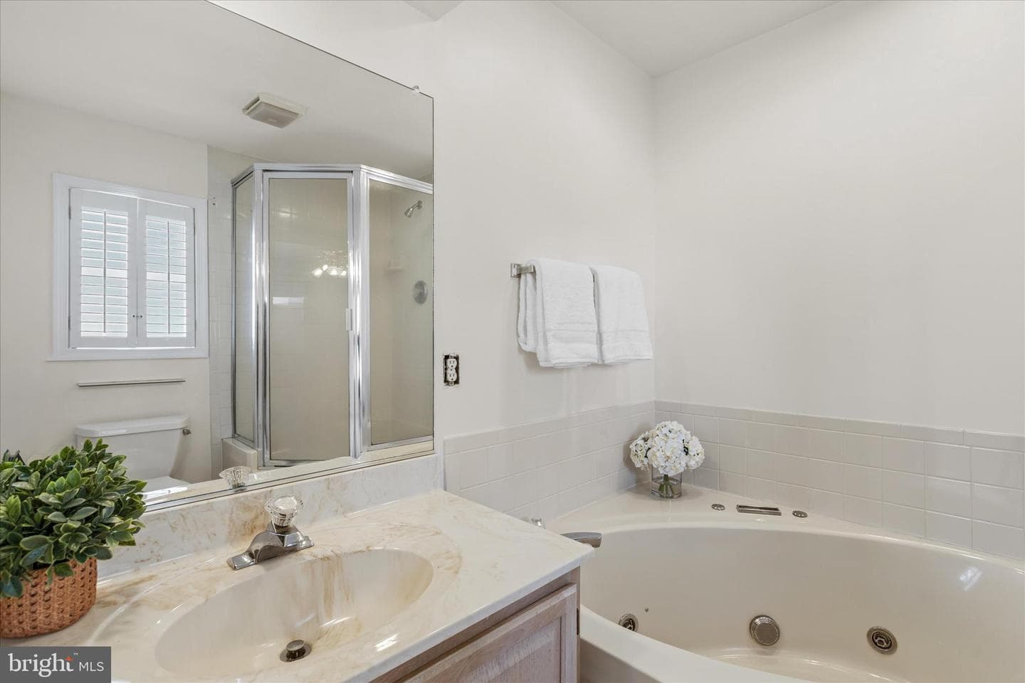 2 Waters Edge Court photo 17