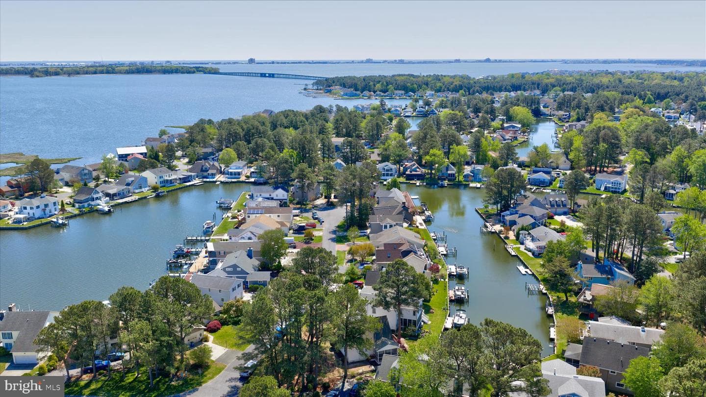 2 Waters Edge Court photo 35