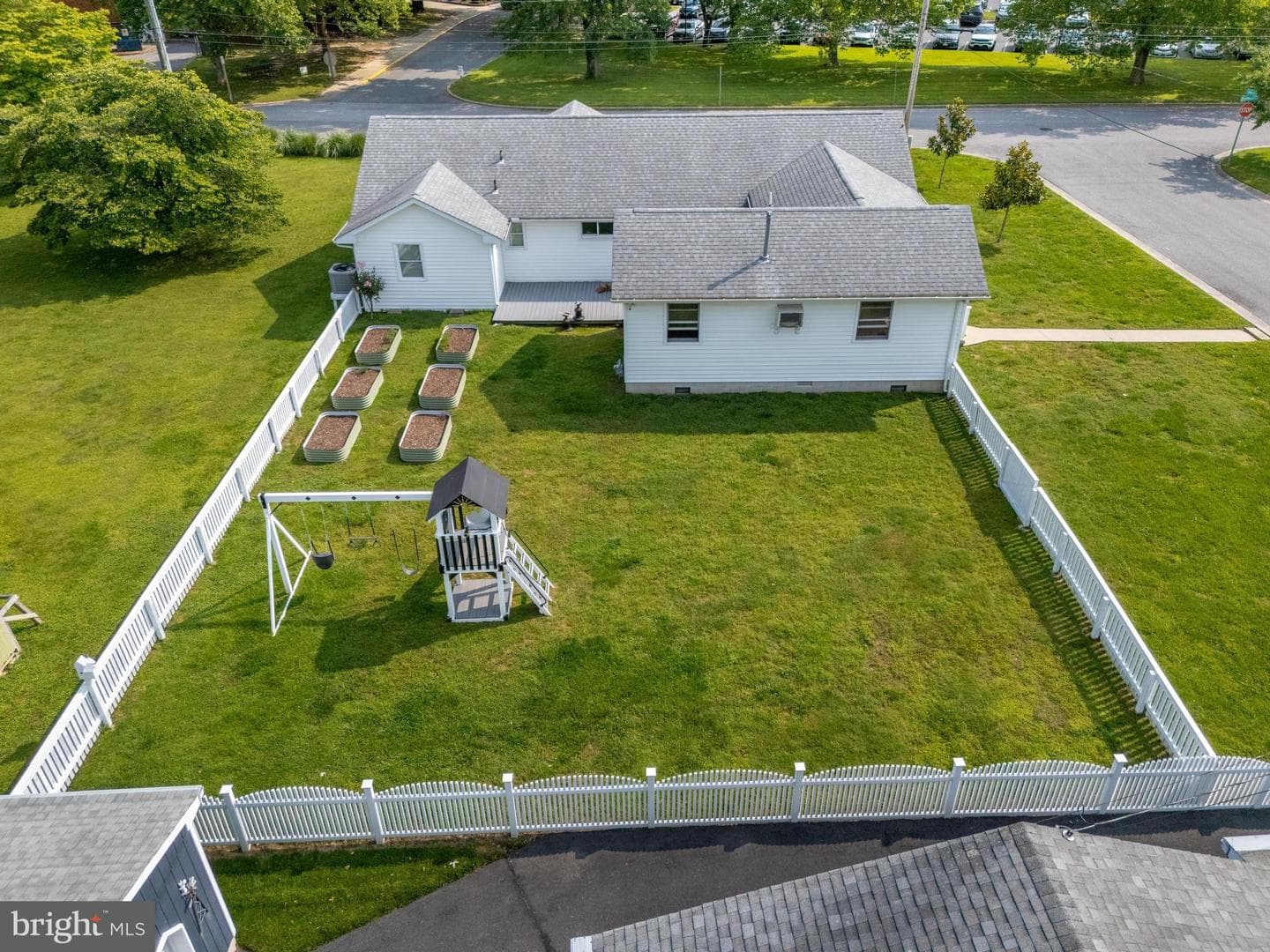 201 Buckingham Road photo 3