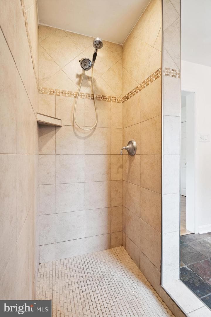201 Buckingham Road photo 34