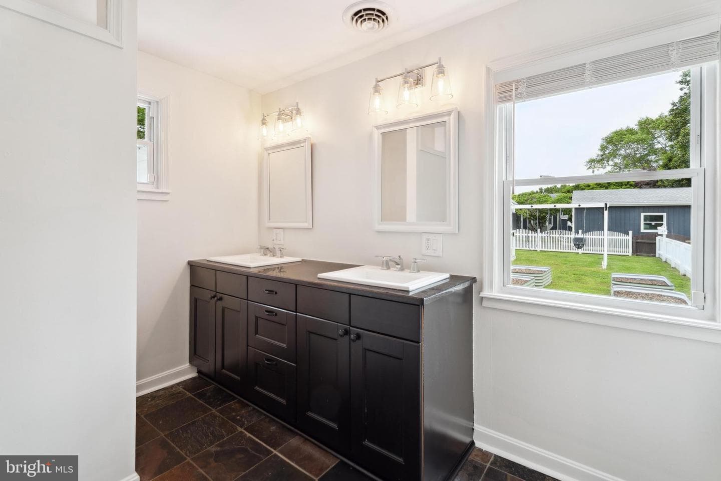 201 Buckingham Road photo 36