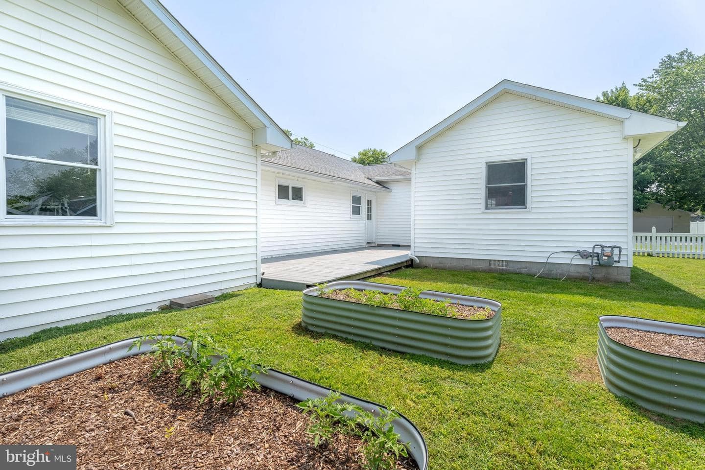 201 Buckingham Road photo 63