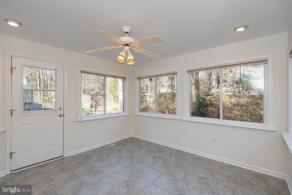 65 Cresthaven Drive photo 15