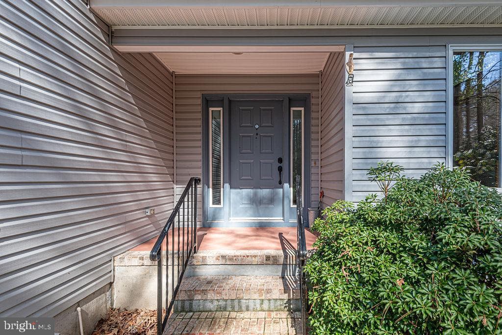 65 Cresthaven Drive photo 5