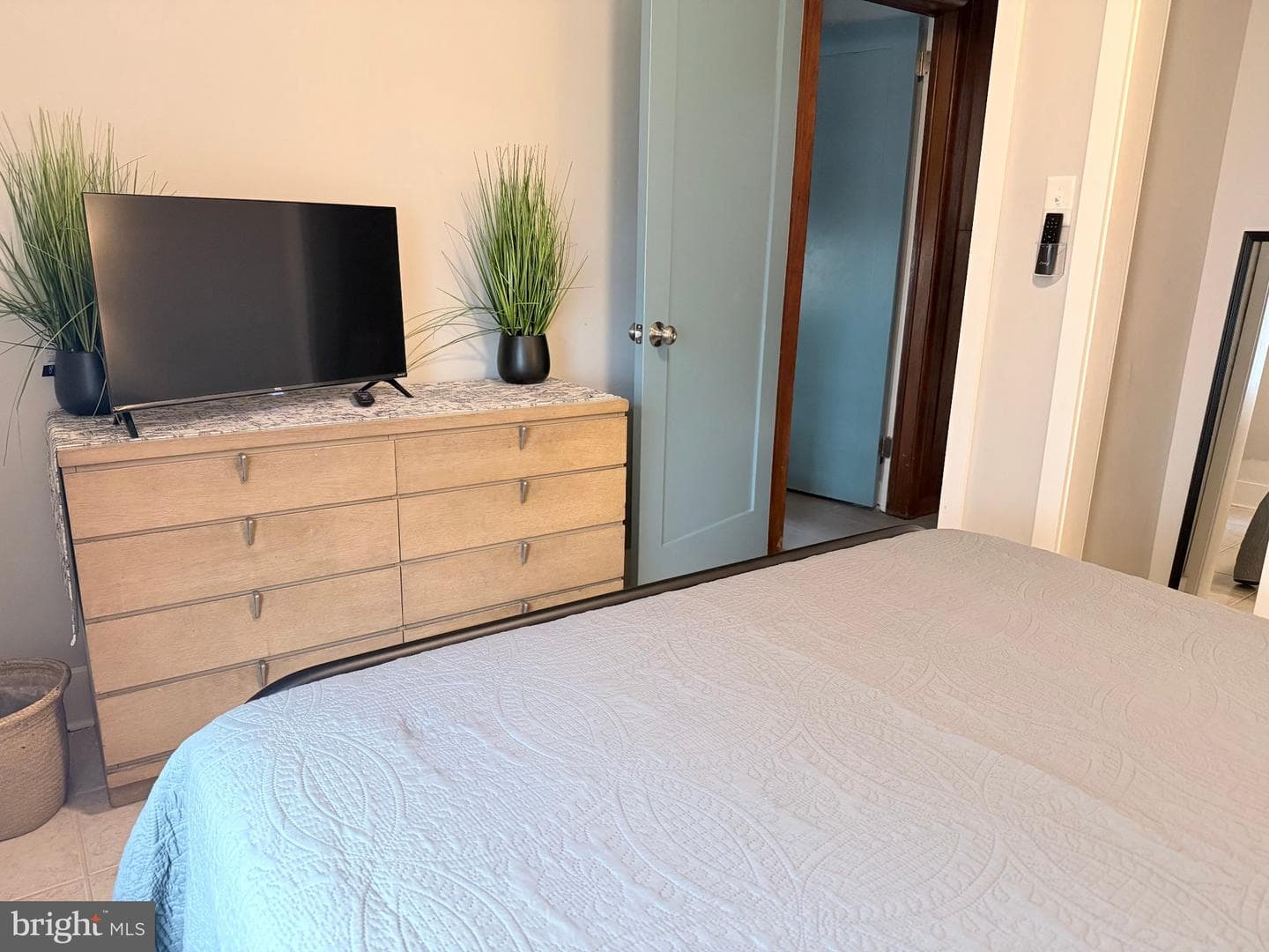 1407 N Saint Louis Avenue #1 photo 25