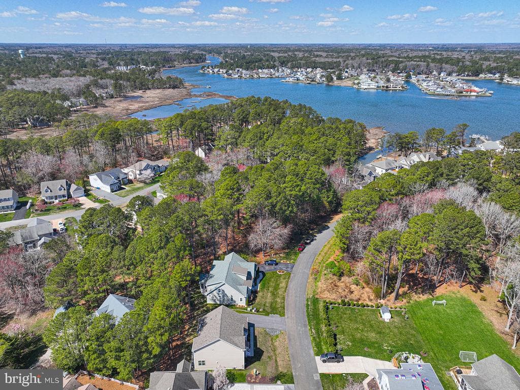 403 Bluewater Court photo 41