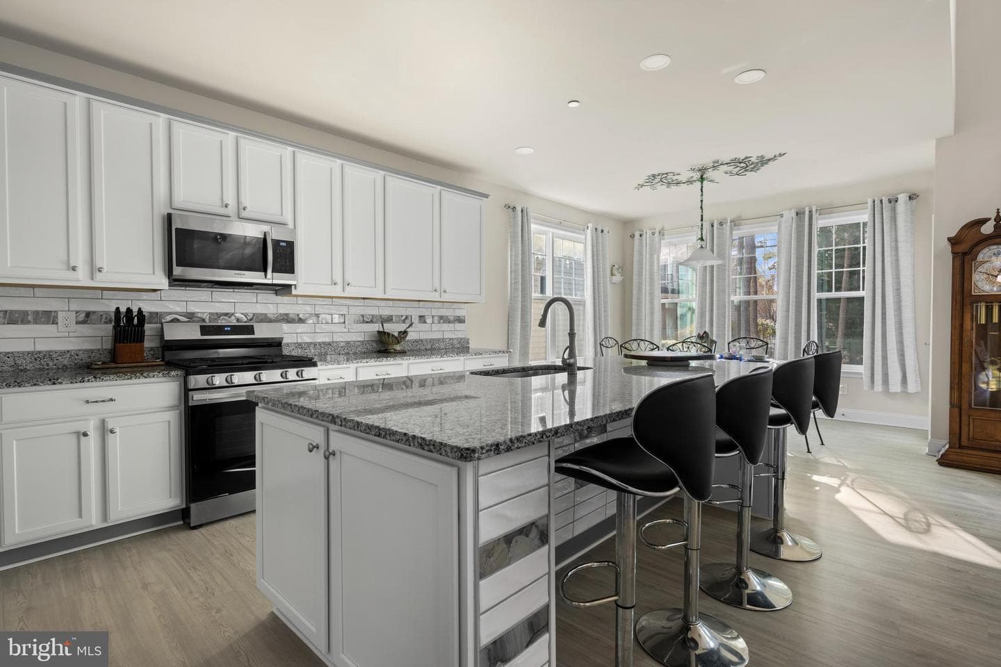 403 Bluewater Court photo 8