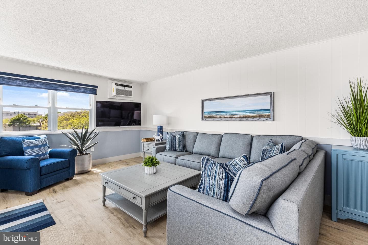 2801 N Baltimore Avenue #307 photo 9