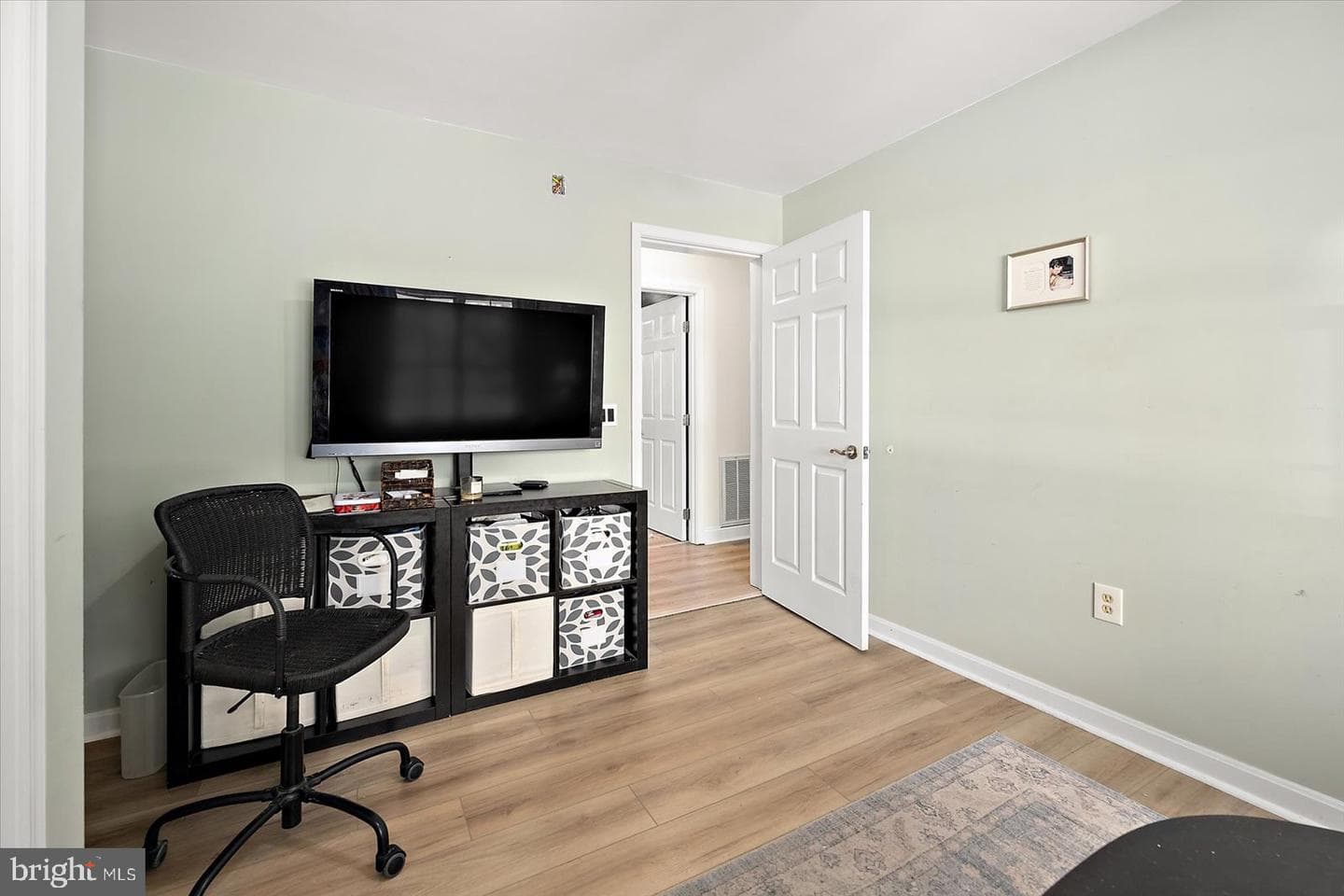 9933 Main Street photo 17