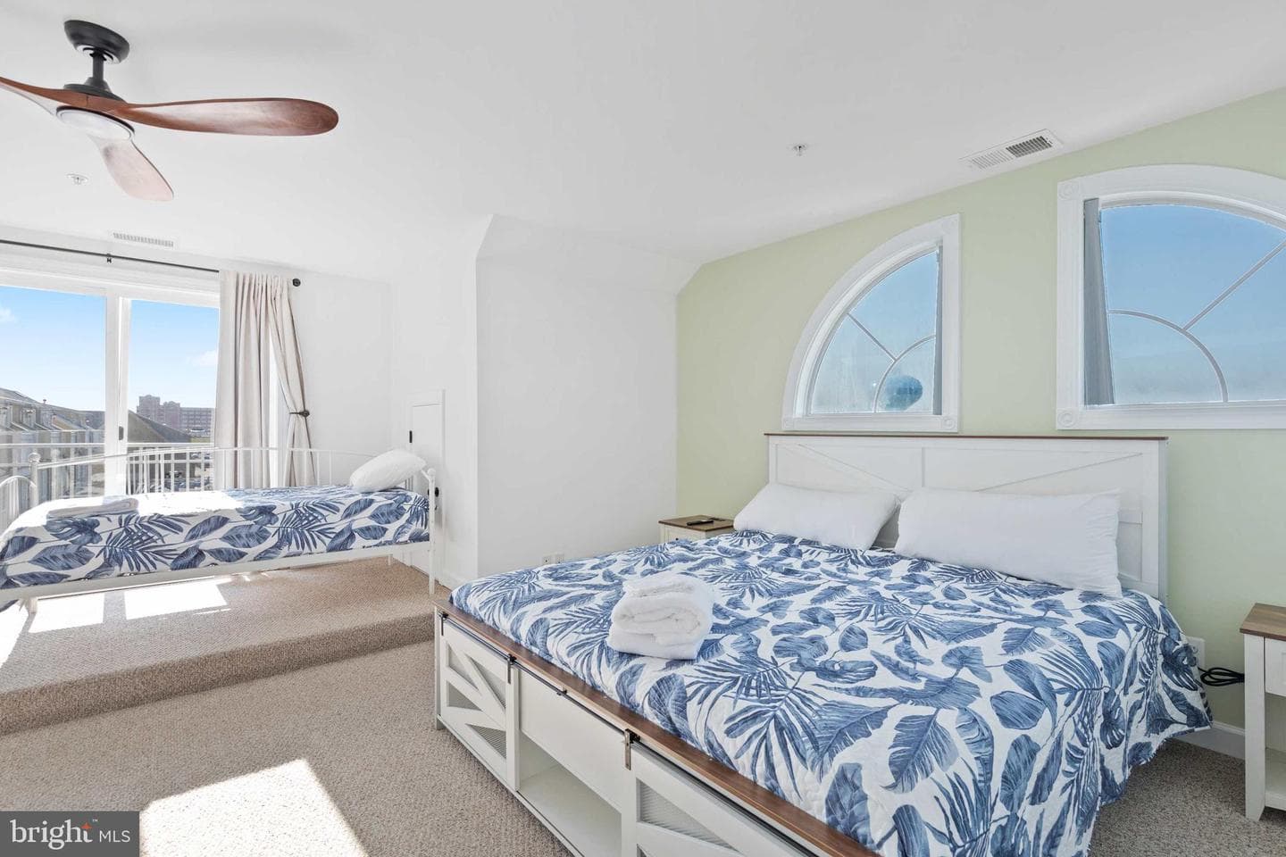 27 Island Edge Dr # 27C photo 40