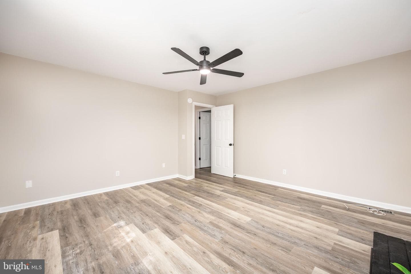 2033 Wildwood Trail photo 39