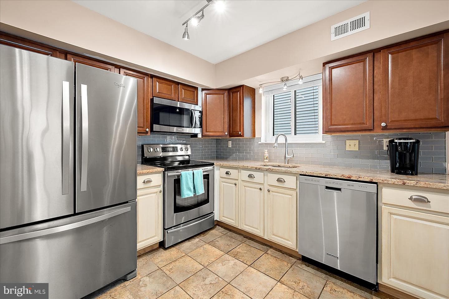 14402 Jarvis Avenue #2c photo 16