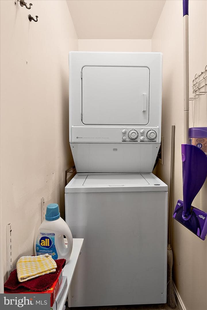 14402 Jarvis Avenue #2c photo 29