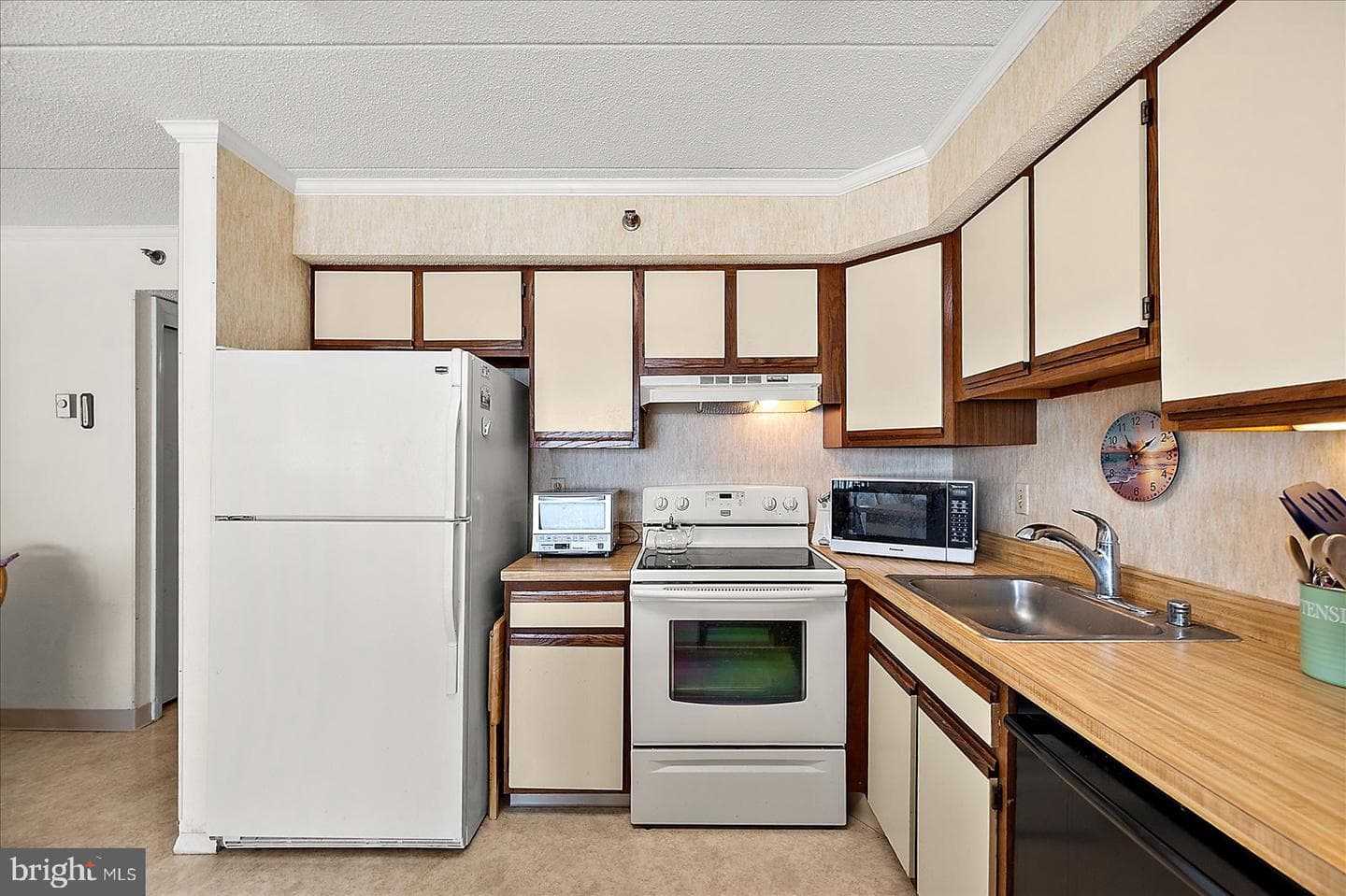 5801 Atlantic Ave # 608 photo 11