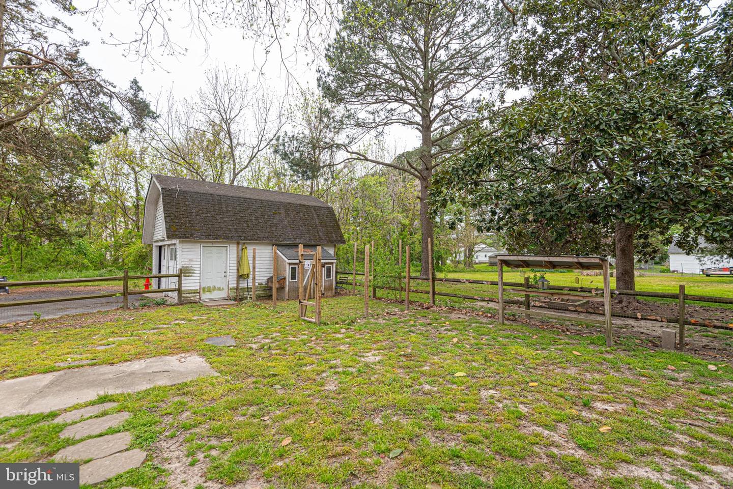 8318 Langmaid Road photo 101