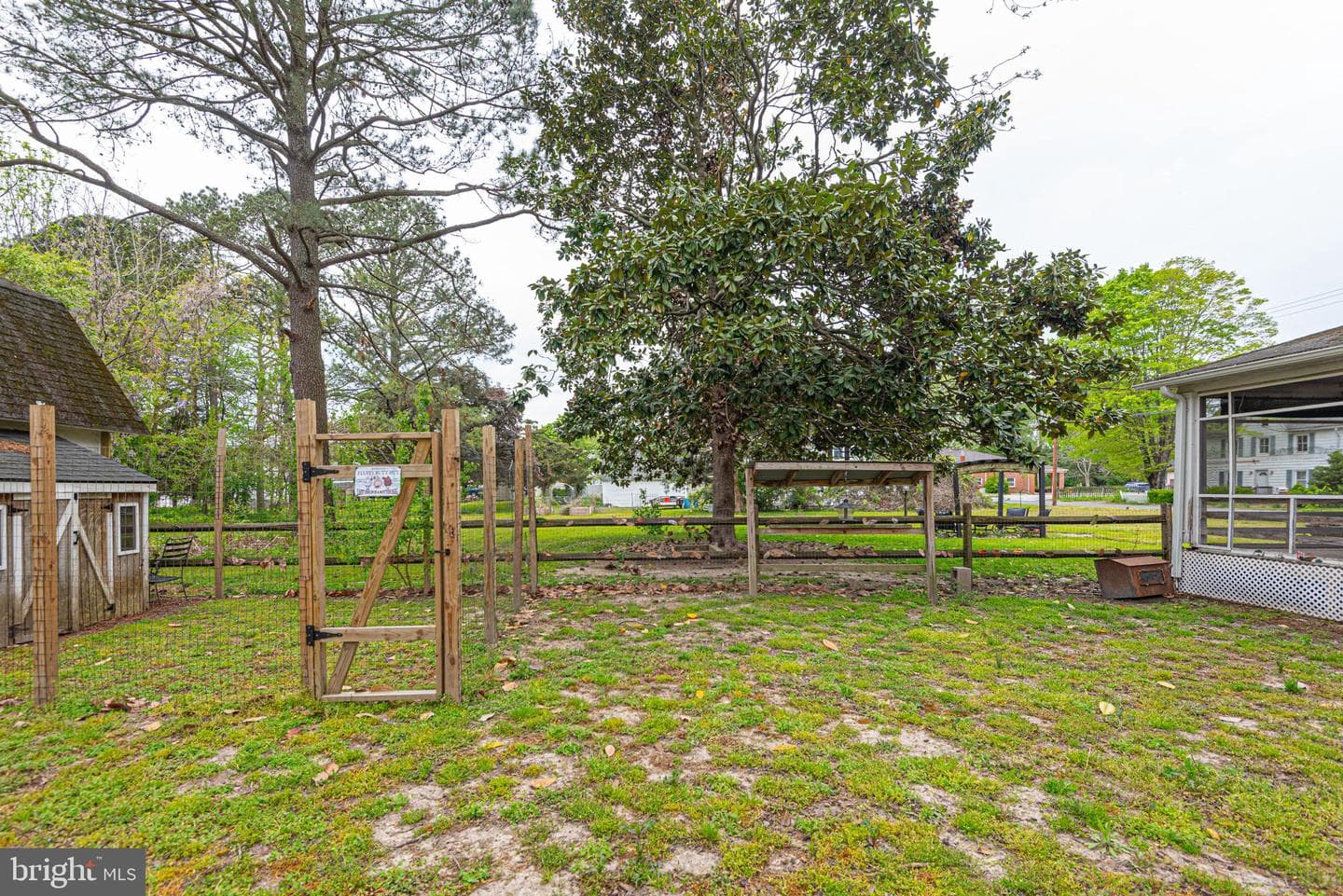 8318 Langmaid Road photo 105