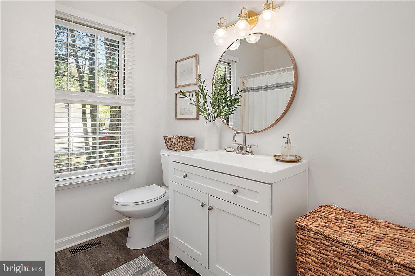 8 Bridgewater Road photo 36