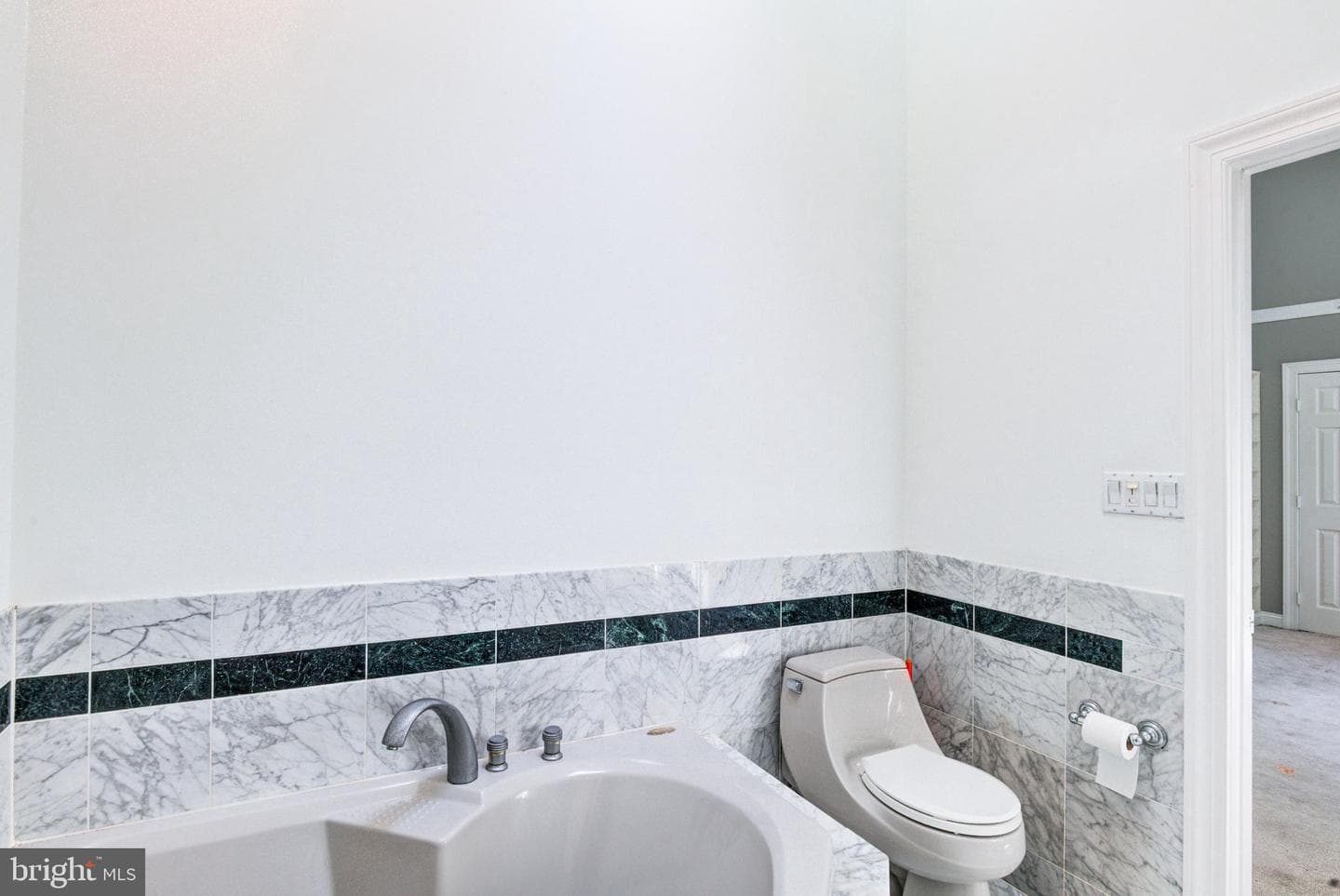 127 Nottingham Lane photo 44