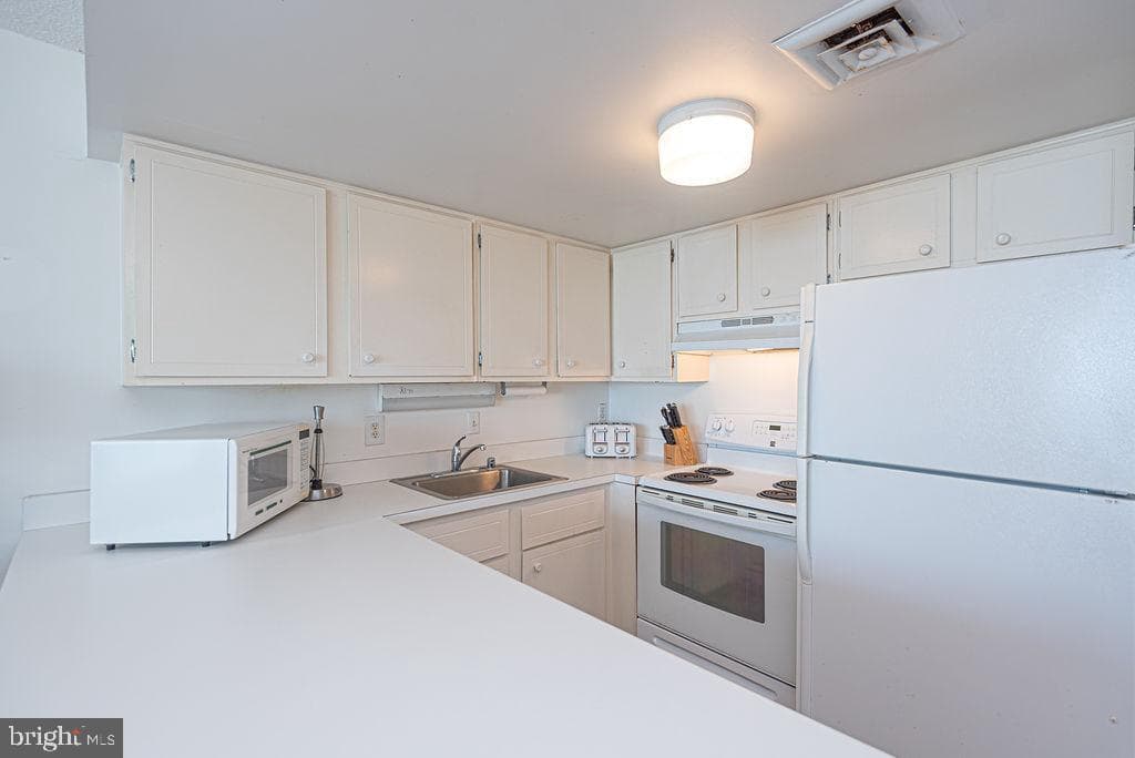 11100 Coastal Highway #1503 photo 10