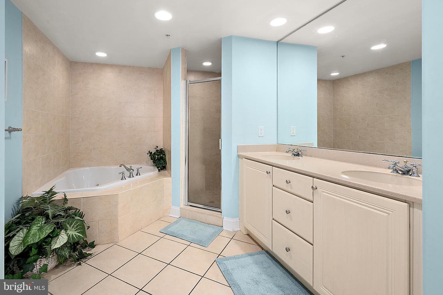 6 7th Street #603 photo 22