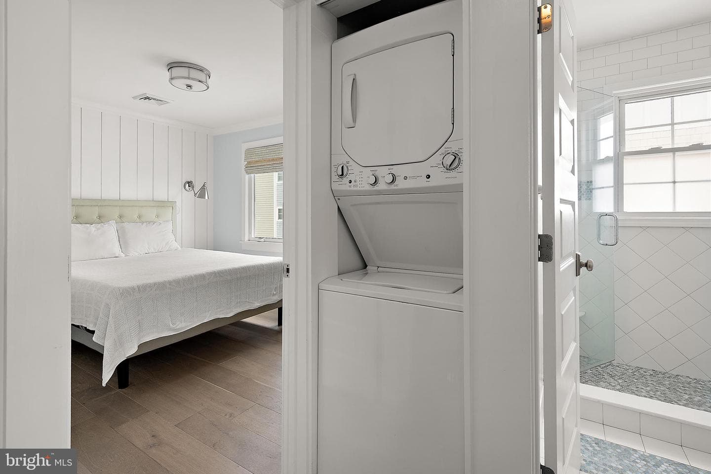 6 43rd Street photo 25