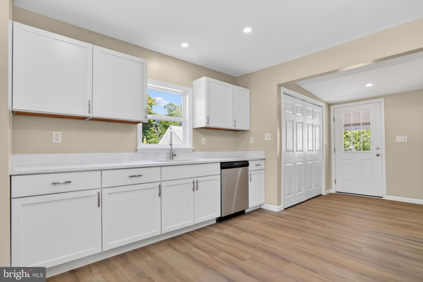 17 Somerset Avenue photo 7