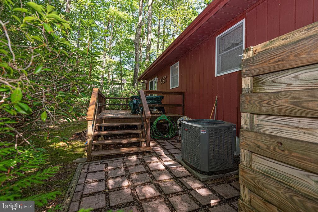 32 Whaler Ln photo 9