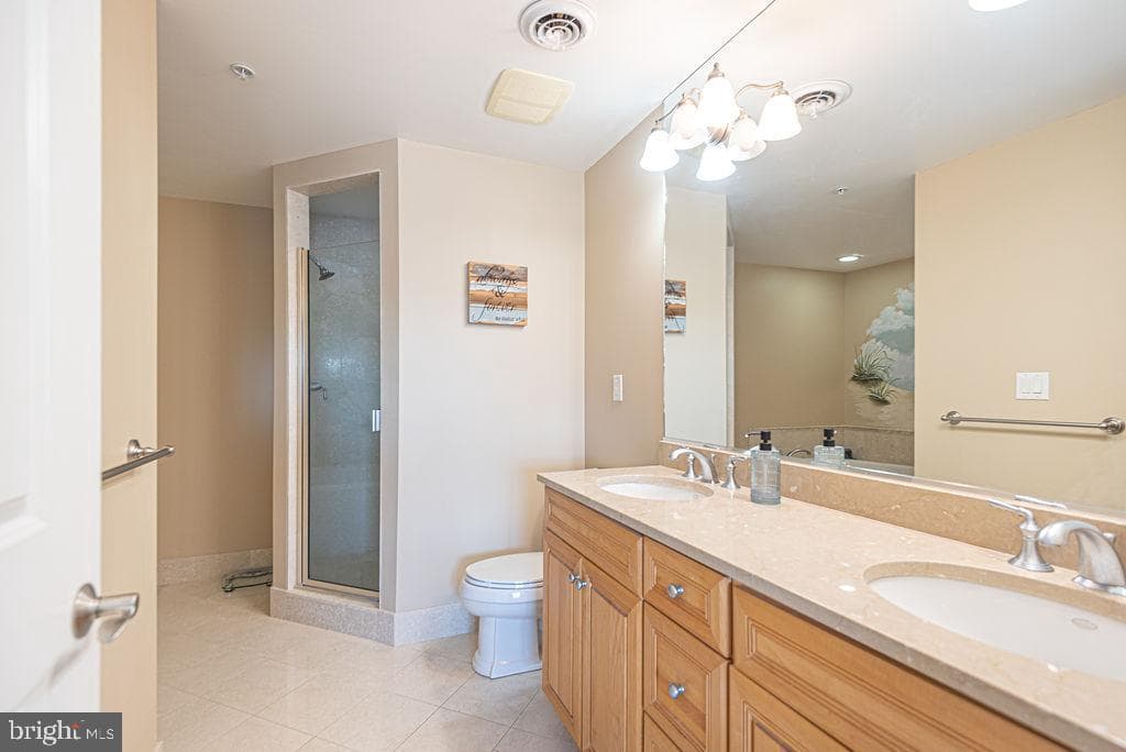 301 14th St # 205 photo 28