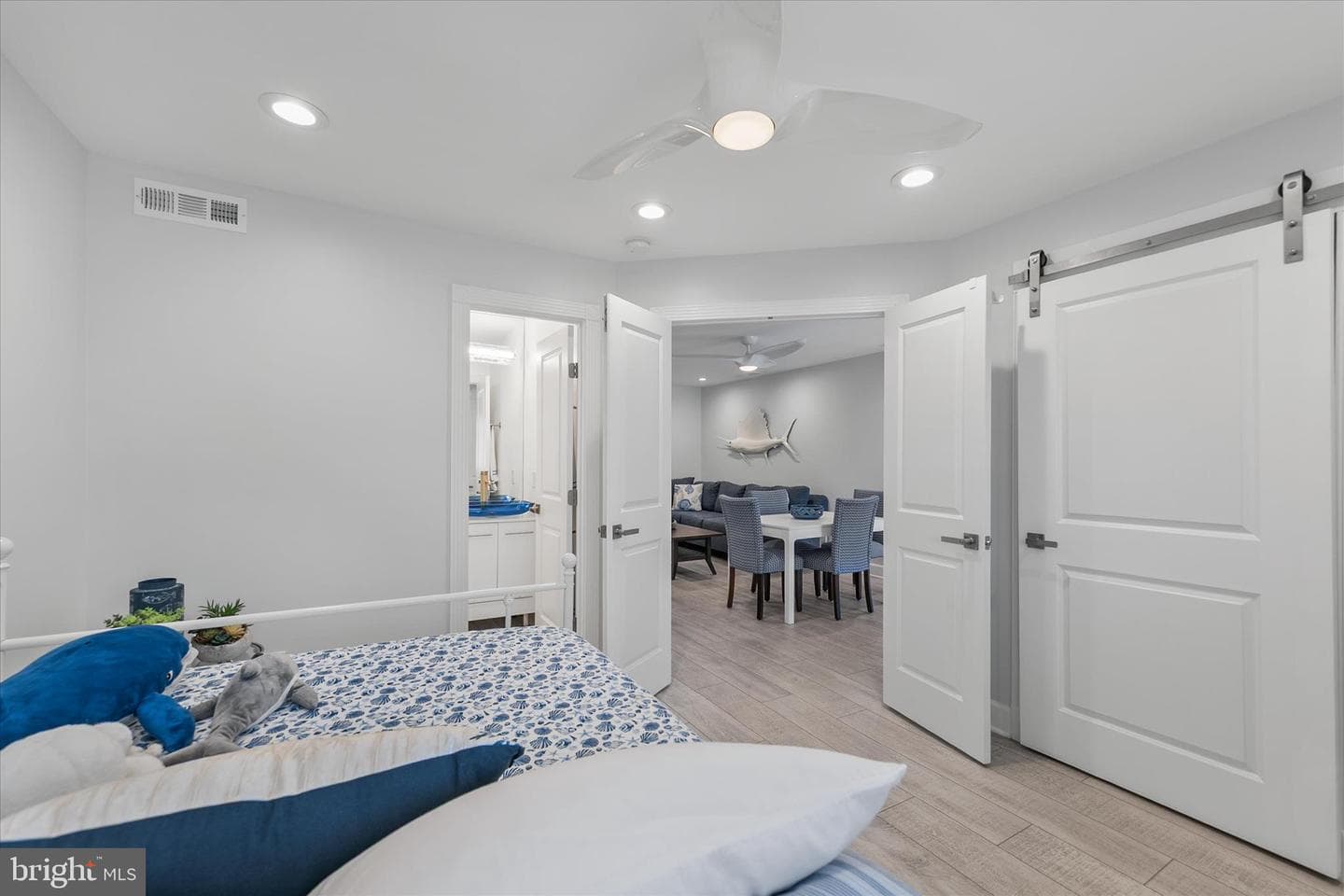 14301 Tunnel Ave # 1B photo 18